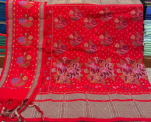 WhatsApp Image 2026-02-27 at 3.04.46 PM (1) Dakmanda – Scarlet Allover Flower Bouquet Design | Handwoven Traditional Wraparound with Chuni