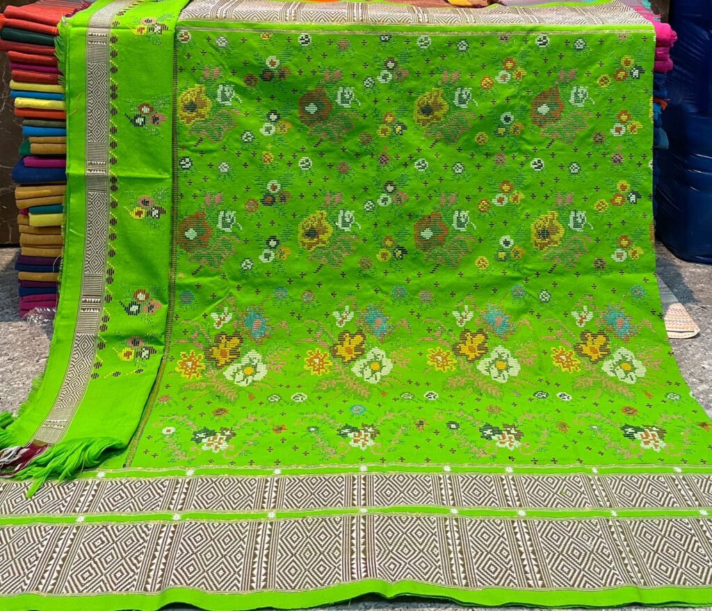 Dakmanda – Electric Green Allover Flower Bouquet Design | Handwoven Traditional Wraparound with Chuni