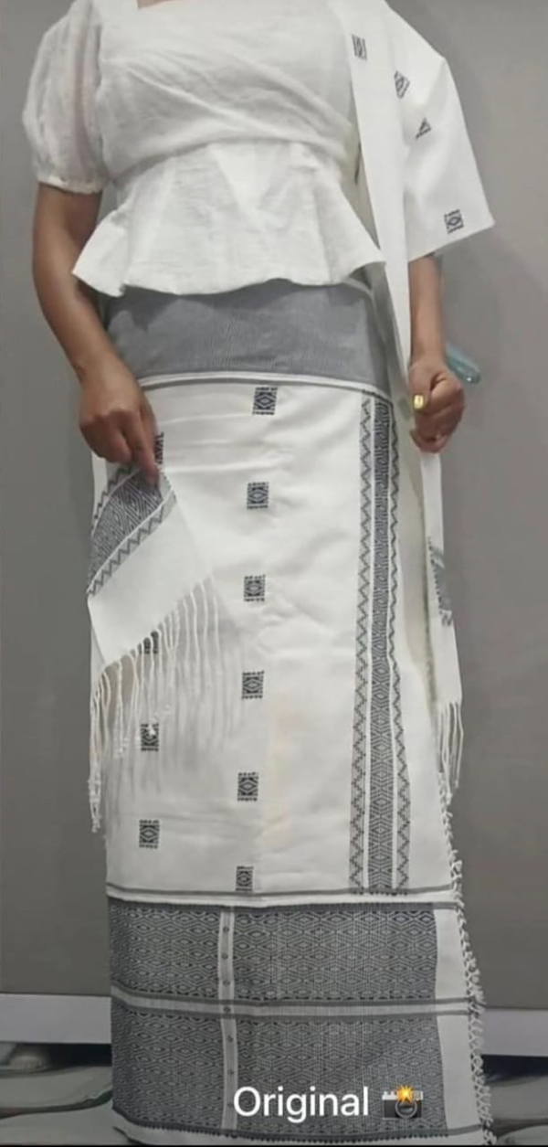 Loin Loom Traditional Reshmi White Dakmanda with Chuni 1