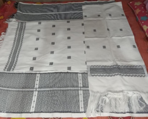 Loin Loom Traditional Reshmi White Dakmanda with Chuni
