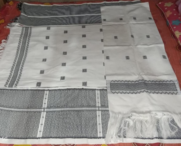 Loin Loom Traditional Reshmi White Dakmanda with Chuni